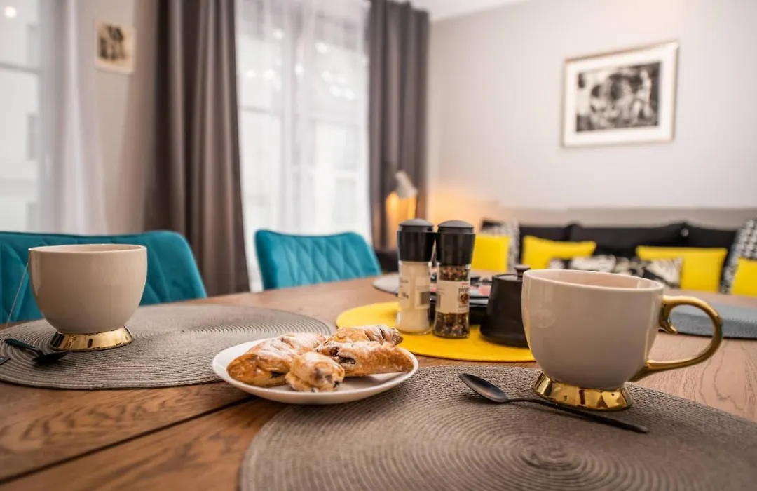 Apartament Miodowa 42 z miejscem parkingowym-1